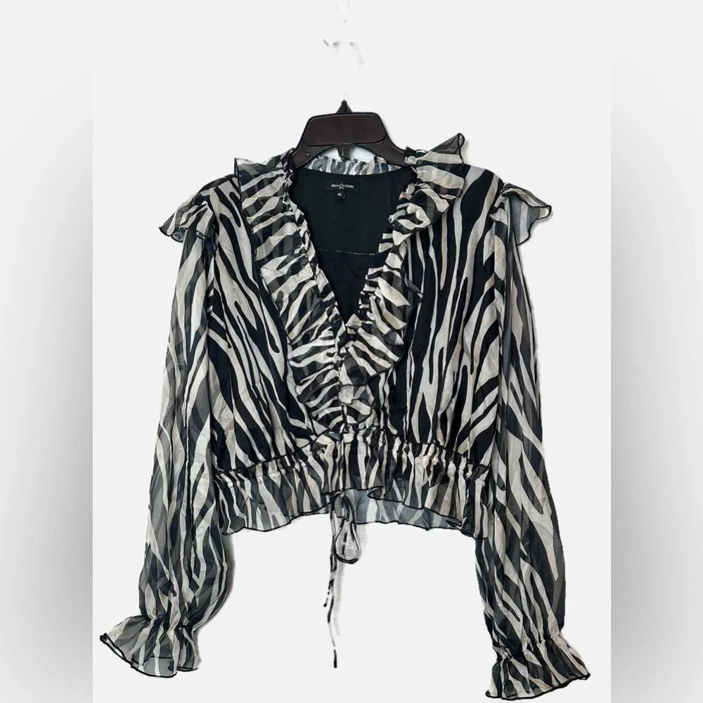 NWT Area Stars Bari Animal Print Crop Top in Animal Print - Picture 3 of 6